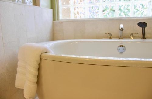 Tomball Bed & Breakfast | Maple Creek Bed&Breakfast