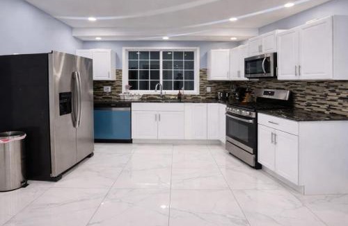 Buffalo Apartment | Maple Crest Residence (Minutes to the Fall)