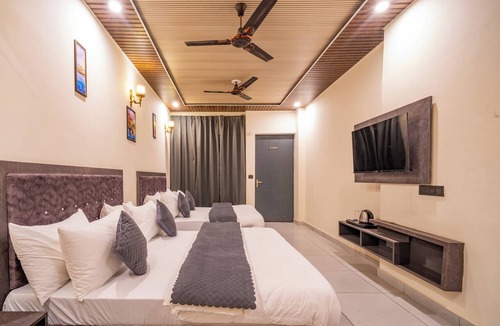 Lansdowne Hotel | Maple Hill Resort