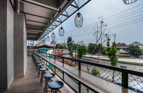 Tanjung Duren Utara Hotel | Maple Hotel Grogol