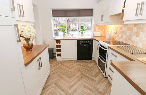Church Fenton Cottage | MAPLE HOUSE, romantic, character holiday cottage in Church Fenton