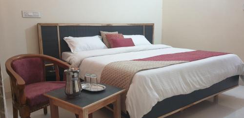 Kharar Hotel | Maple Leaf Hotel