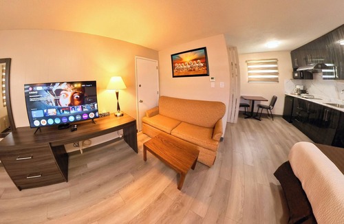 Kincardine Hotel | Maple Leaf Inn & Suites