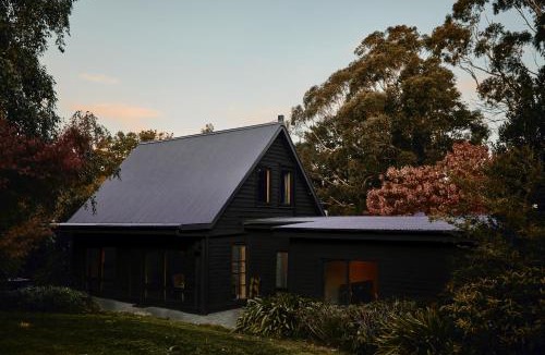 Robertson House | Maple Lodge - Alpacas, Goats, Chickens, Outdoor Pizza Oven & Games Room!