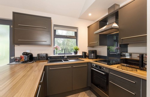 Selby Cottage | Maple Lodge - sleeps 2 guests in 1 bedroom