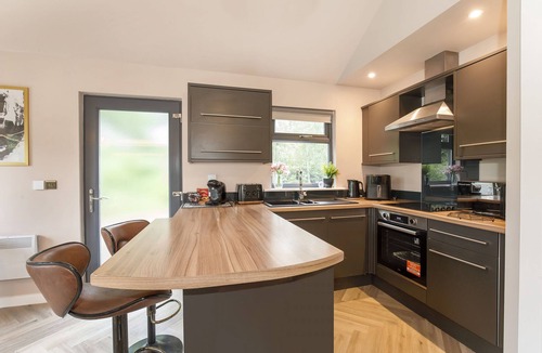 Selby Cottage | Maple Lodge - sleeps 2 guests in 1 bedroom