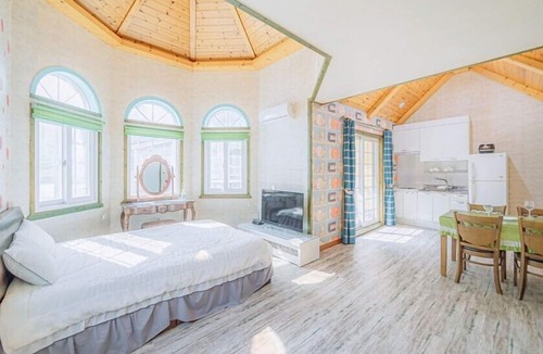 Jeongseon House | maple pension