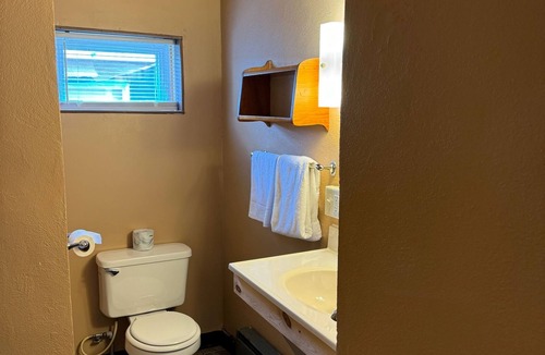 Munising Hotel | Maple Ridge Motel