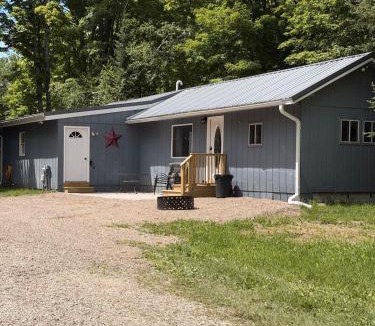 Crandon House | Maple Ridge Trail Side Cabin
