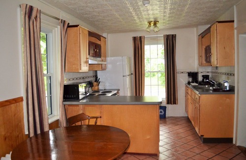 Williamstown Hotel | Maple Terrace Motel