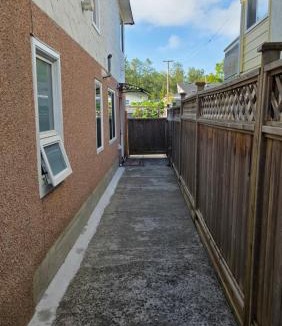 Killarney House | Maplewood Hostel