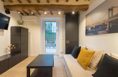 Ferro di Cavallo Apartment | MaRì Modern Flat - con Posto Auto e vicino alla Metro - ItalyWeGo