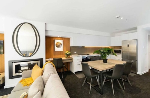 Arthur's Point Apartment | Mara Apartment at the base of Coronet Peak