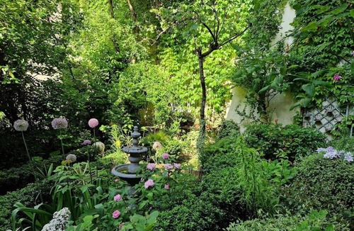 Saint-Gervais Condo | Marais central Paris spectacular 2 BDR with AC and 2 private gardens very quiet