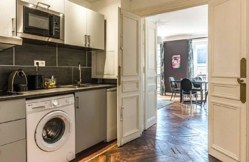 Saint-Gervais Apartment | Marais luxe-take a walk across the bridges of river Seine to Île de la Cité