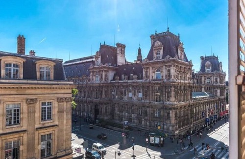 Saint-Gervais Apartment | Marais luxe-take a walk across the bridges of river Seine to Île de la Cité