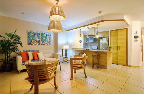 Villas Del Mar Apartment | Marbella | Beachfront Pool Full Kitchen