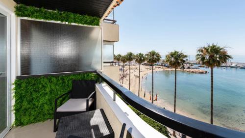 Marbella Seafront Promenade Apartment | Marbella Beachfront Studio with Stunning Sea Views