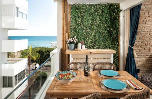 Marbella Seafront Promenade Apartment | Marbella First Line Beach