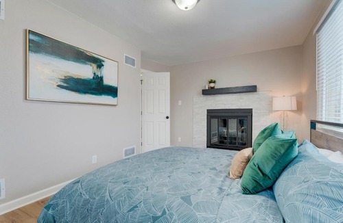 Longmont House | @ Marbella Lane - 3BR Remote Work Laundry + P