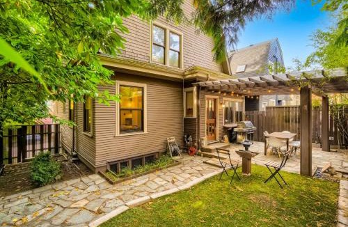 Broadway House | @ Marbella Lane - Charming Capitol Hill 4BR