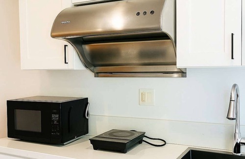 Eastvale House | @ Marbella Lane – Lit & Laid Back Eastvale Home