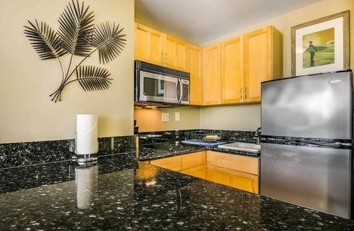 Waikiki Apartment | @ Marbella Lane - Mountain View Studio
