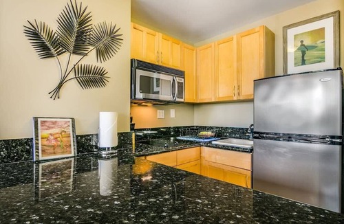 Waikiki Apartment | @ Marbella Lane - Mountain View Studio