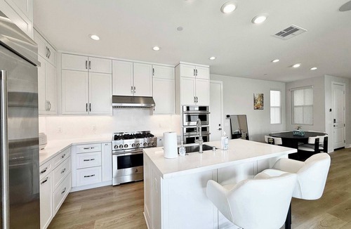 Placentia House | Marbella Lane Spacious 4BR Modern Family Home!
