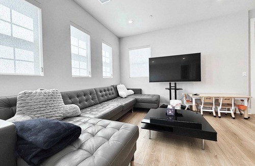 Placentia House | Marbella Lane Spacious 4BR Modern Family Home!