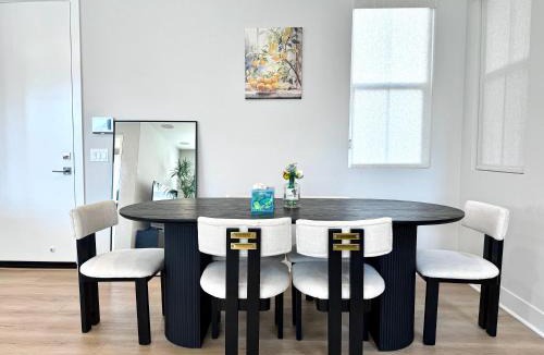 Placentia House | #Marbella Lane - Spacious 4BR Modern Family Home!