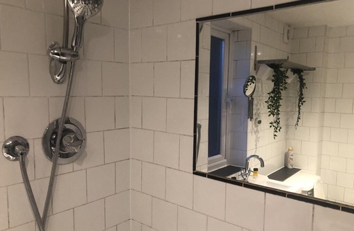 Tooting Apartment | Marble Apartments Tooting High Street 1 Bed 1 Bath