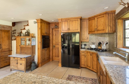 Carbondale House | Marble at its Finest! 5 STAR Mtn Chalet in the heart of the Rockies. Views, wifi