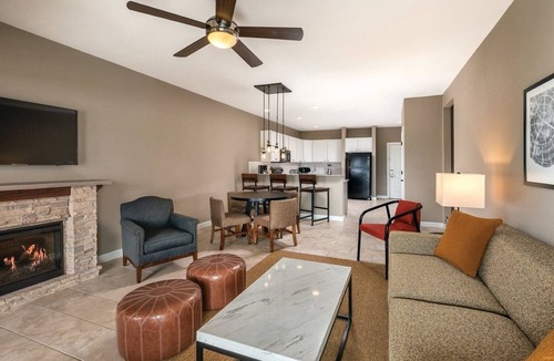 Marble Falls Resort | Marble Falls | Group Lake Getaway | Pool + Lake | 3BR Sleeps 10
