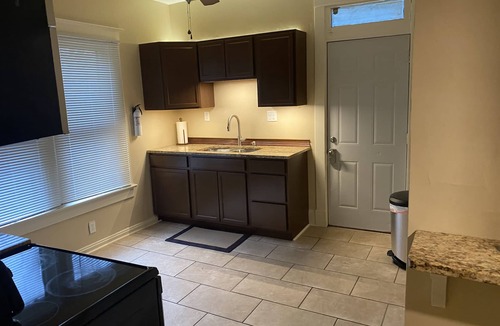 Near Eastside House | Marble | Granite | Stainless | Near Downtown