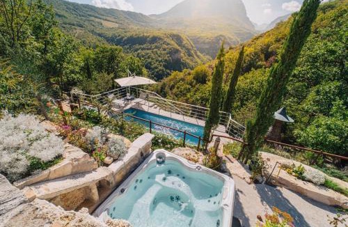 Montefortino Villa | MarcheAmore - La Roccaccia relax, art & nature