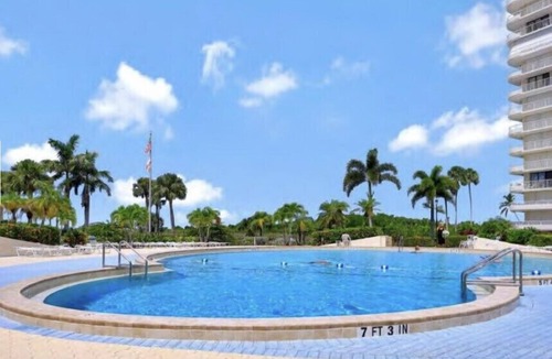 Marco Island Condo | Marco Island Beachfront Condo 2bd, 2 bath. 4th floor with two king beds!