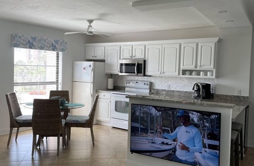 Marco Island Condo | Marco Island Riverside Condo - Enjoy Off-Season Amazing Deals.
