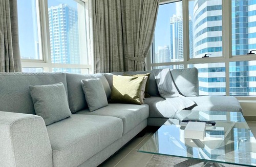 Jumeirah Lake Towers Apartment | Marco Polo - Charming & Vibrant Apartment in JLT