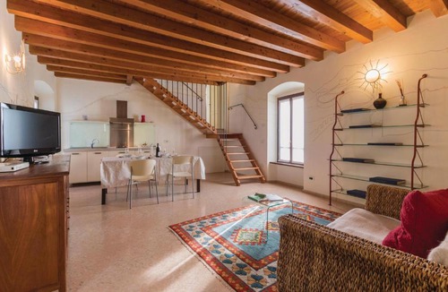 Castellaro Lagusello Apartment | Marco Polo