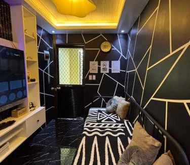 Cabanatuan House | Marcus Tiny House - Black&White in Cabanatuan City