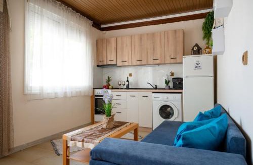 Nea Iraklia House | MareAntoanetta