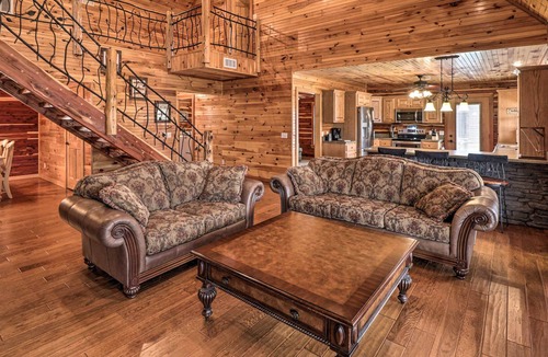Boswell Cabin | 'Marfly Retreat' - Remote White River Getaway!