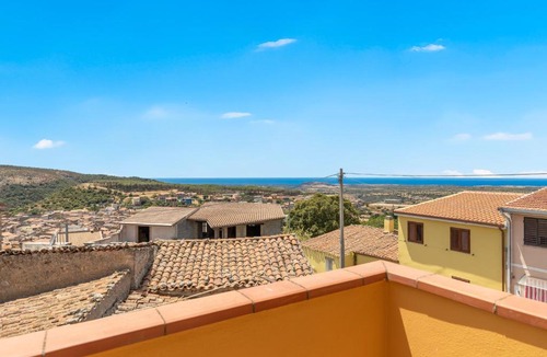 Scano di Montiferro House | Mari E Monti