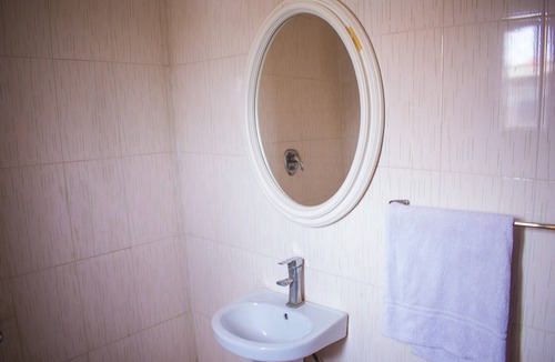 Oshodi-Isolo House | Maria Suites