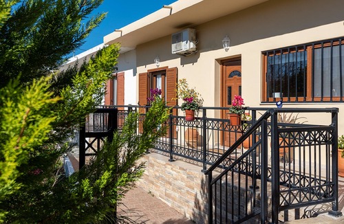 Psalidi House | Maria’s home with Terrace, close to the Beach