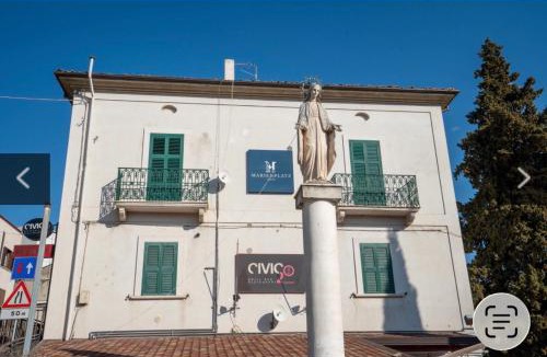 Roccascalegna Apartment | Marienplatz Suite
