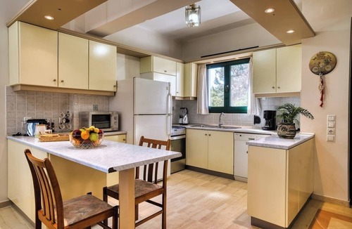 Violi Charaki House | Marilizas Spacious Maisonette