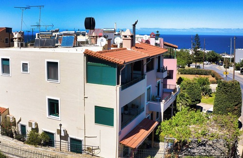 Violi Charaki House | Marilizas Spacious Maisonette