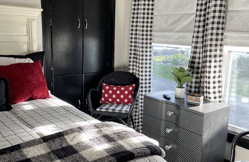 Jefferson City Cottage | Marilyn Apartment with designated work space-CNU/smoky mountains/Cherokee Lake